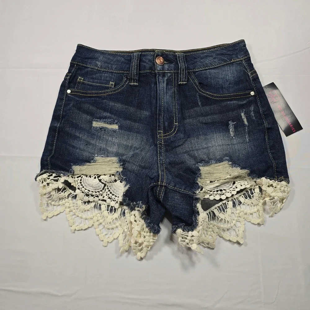 No Boundaries Crochet Lace Trim Distressed Denim Shorts Dark‎ Wash Size 3 Womens